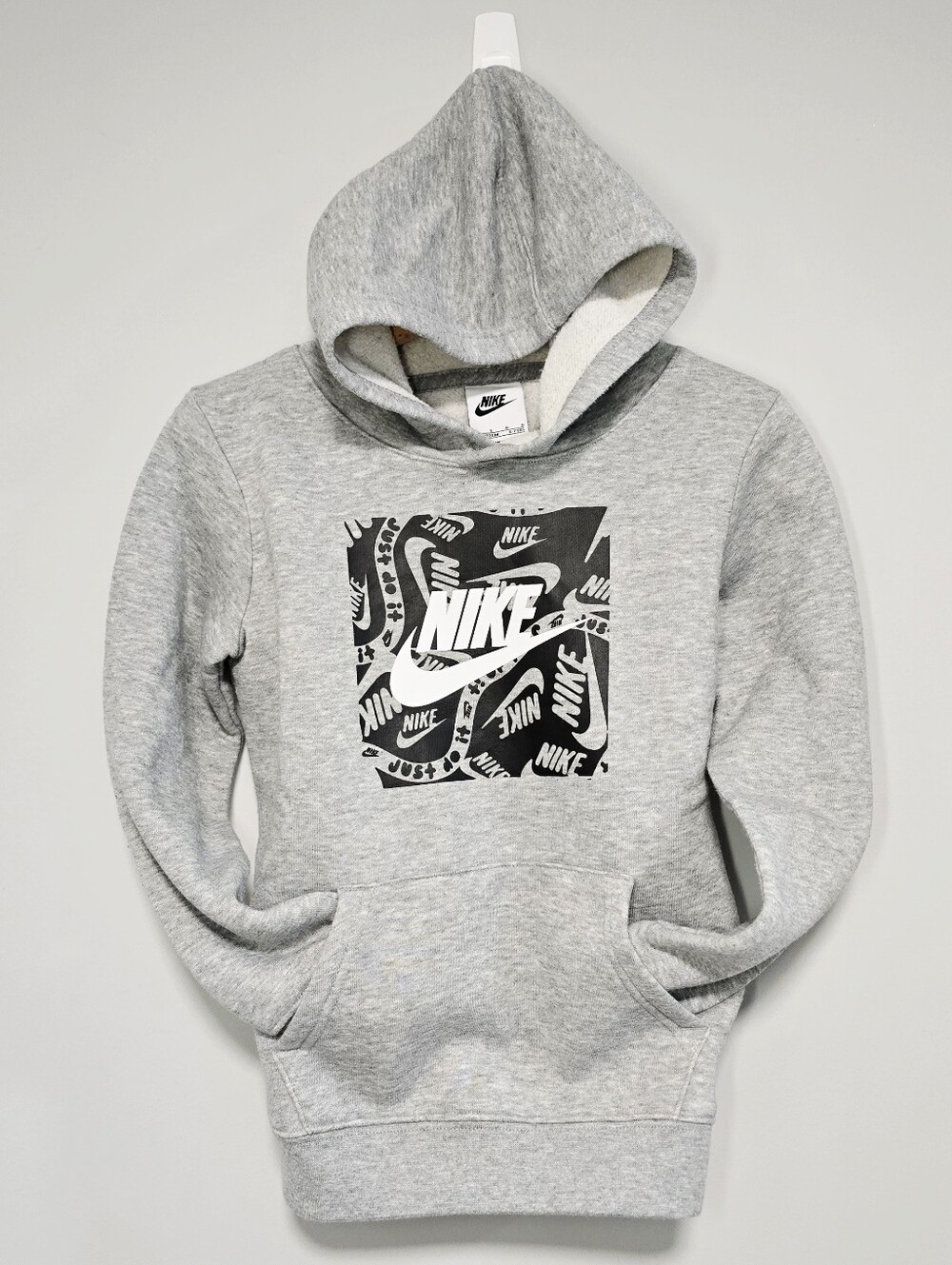 Nike Grey Logo Hoodie Back To Fall Back To School Style. Size 7 Boys